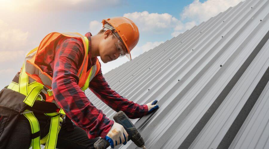 Professional gutter cleaning in Lakeville, PA